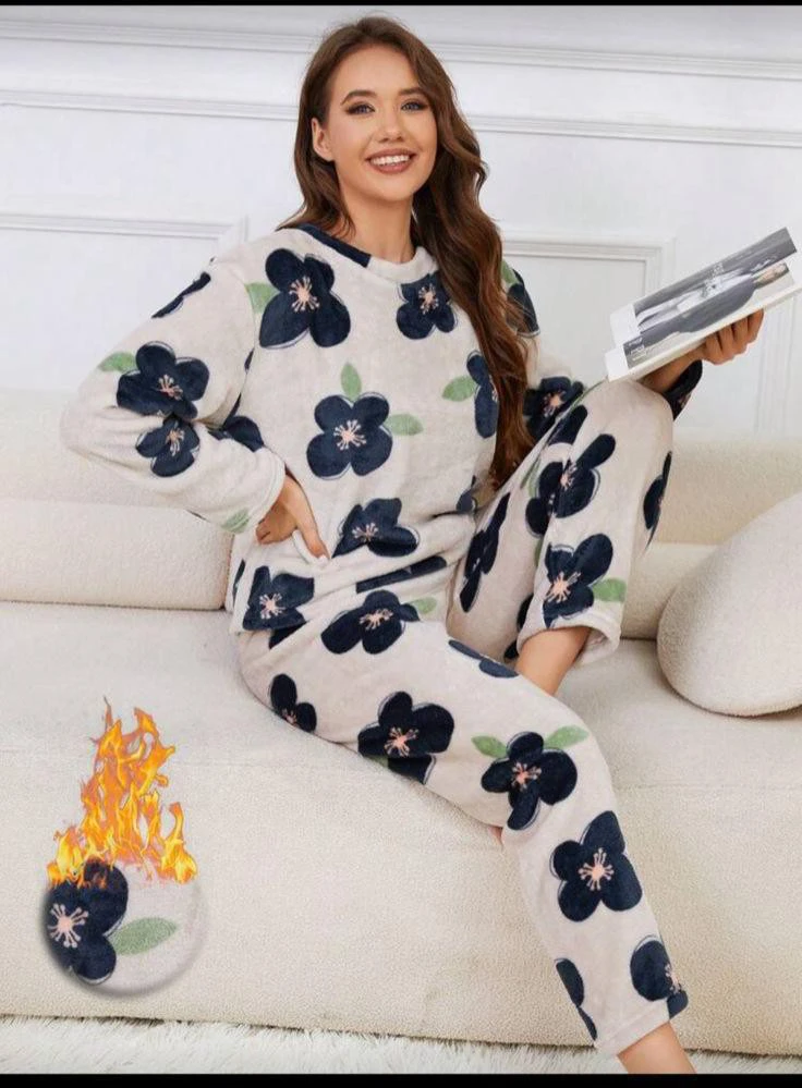 بيجامة مخمل ناعم